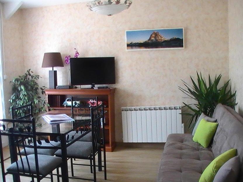 Hotel Le Castel De Larralde Assat Zimmer foto